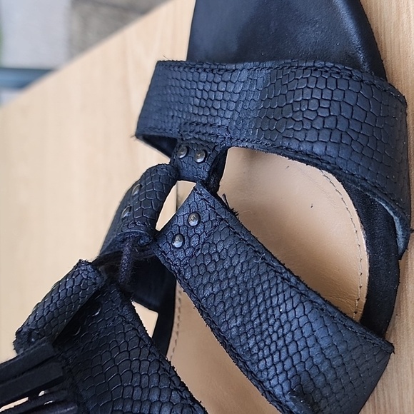 UGG Yasmin Lace Up Black Wedge Sandal Size 9 - Picture 7 of 14